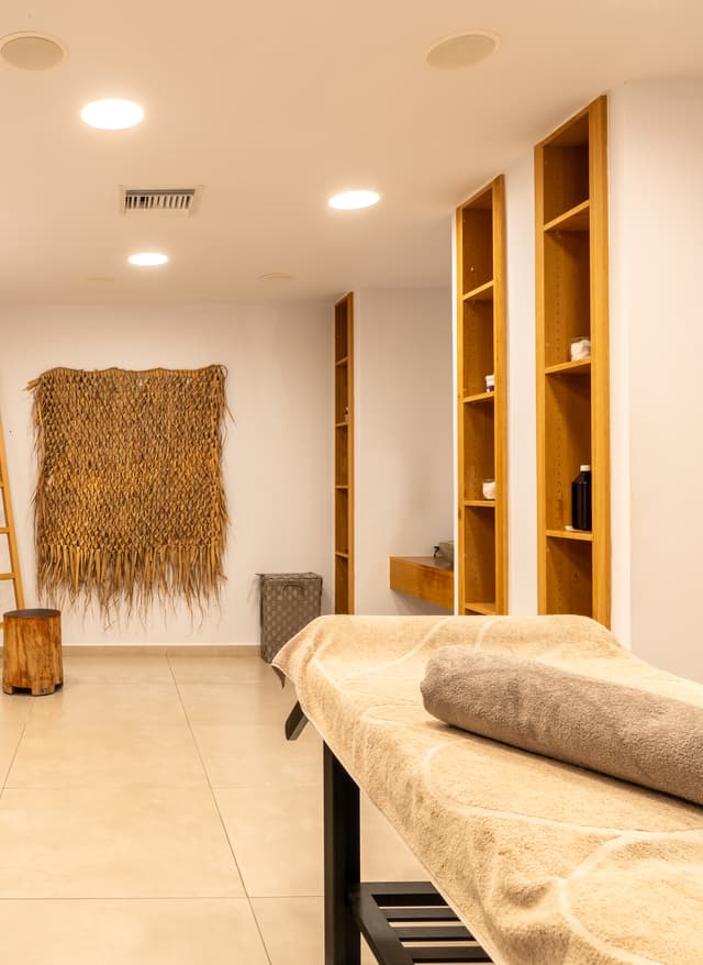 Sentido Wellnesshotels Behandlungsraum mit zwei Massageliegen im Sentido Pearl Beach