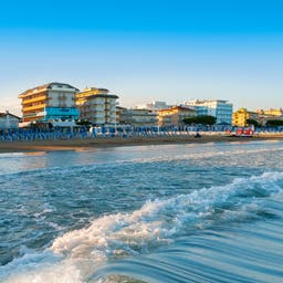 italien-venetien-lido-di-jesolo-strand-klein-g-1089262990.jpg