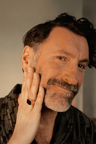 Man's groomed beard with Philips All-in-One Trimmer