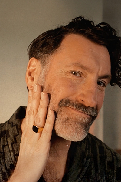 Man's groomed beard with Philips All-in-One Trimmer