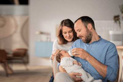 Kŕmenie ako tímová práca: Ako sa starať o bábätko spoločne?