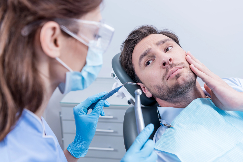 Retracție gingivală: cum tratezi gingiile retrase și...
