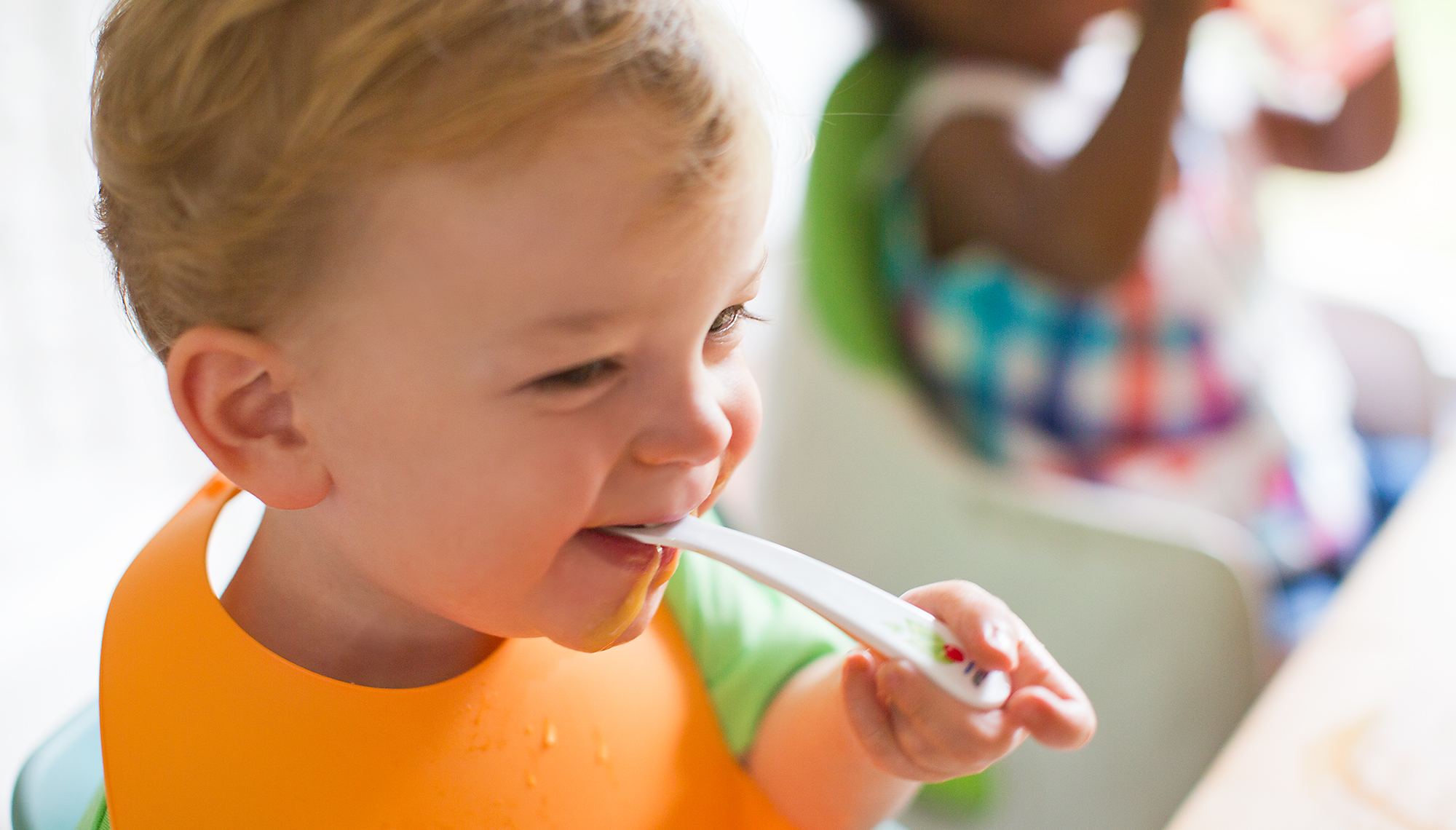 Introducción de los alimentos sólidos al bebé