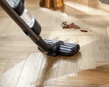 Ar divkāršo birstīšu sistēmu savāc vairāk mitro un sauso netīrumu...