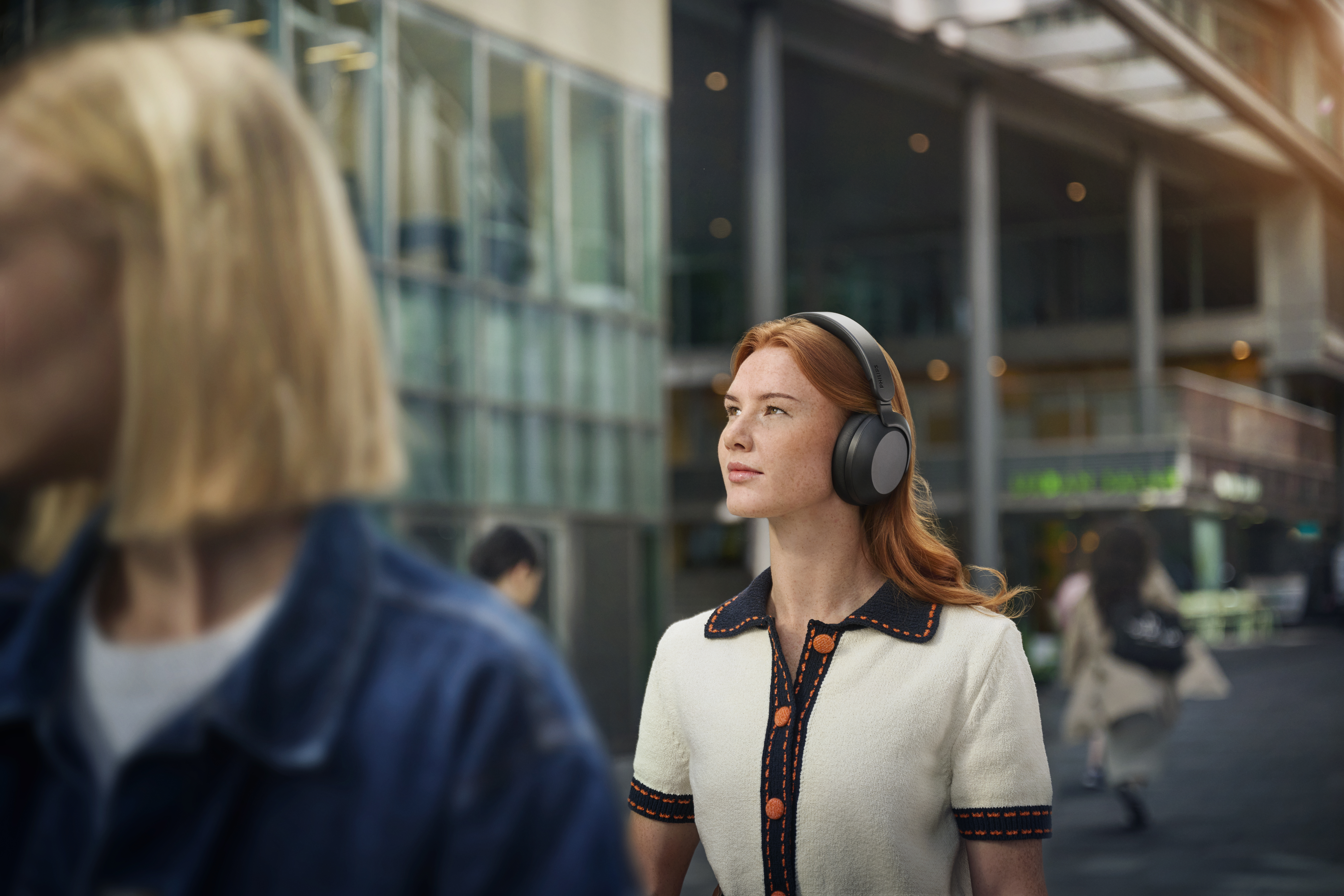 Ako fungujú slúchadlá s potlačením hluku?