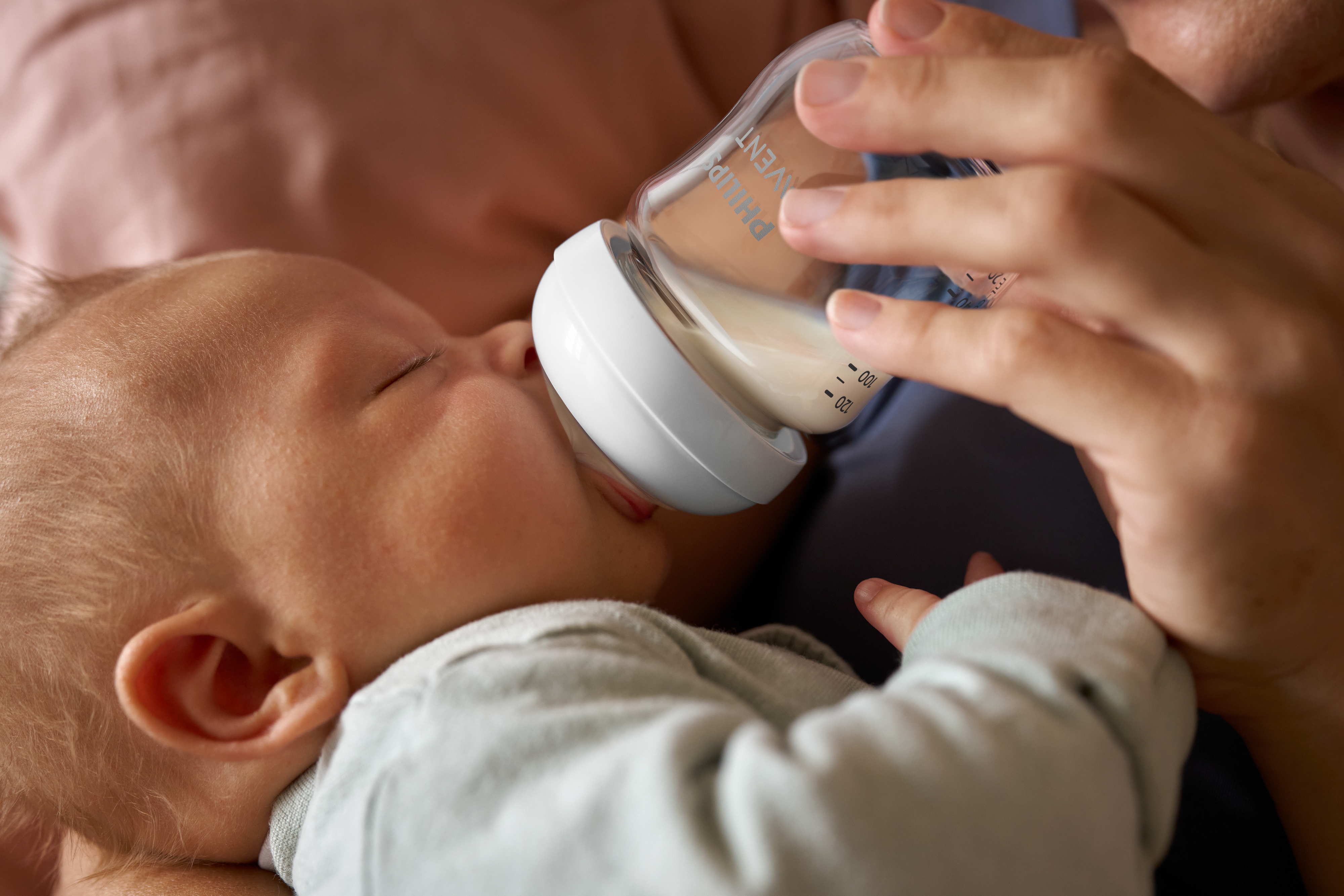 Philips Avent Premium Glass Bottle with seamless finish