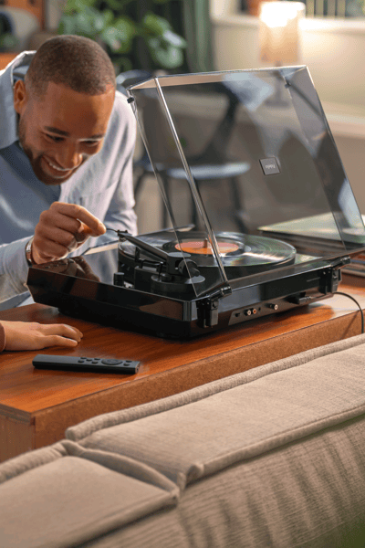 Plataforma giratória Bluetooth® retro com colunas incorporadas e som tudo-em-um