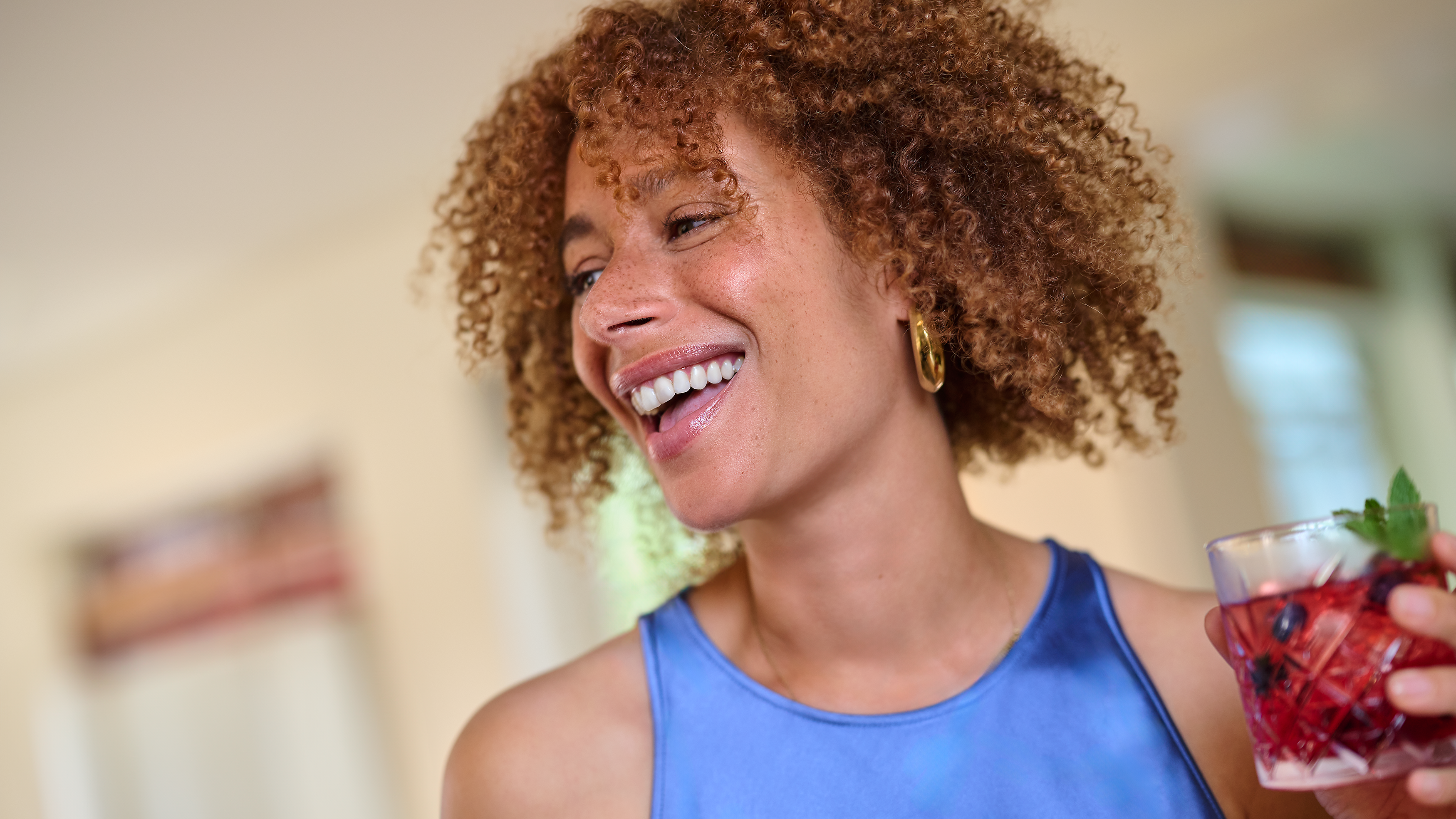 How to get white teeth at home and professionally