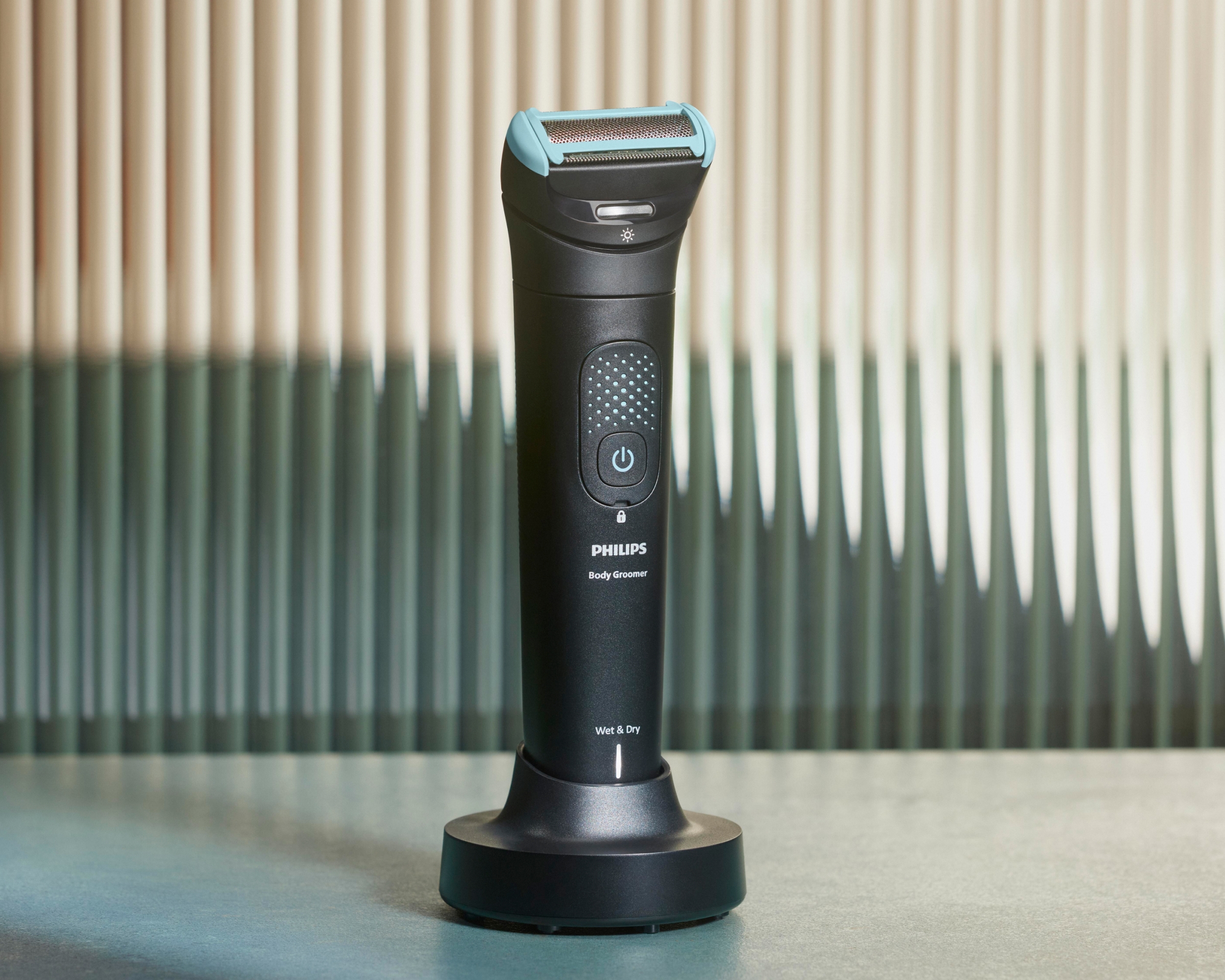 Close-up of cordless Body Groomer 7000