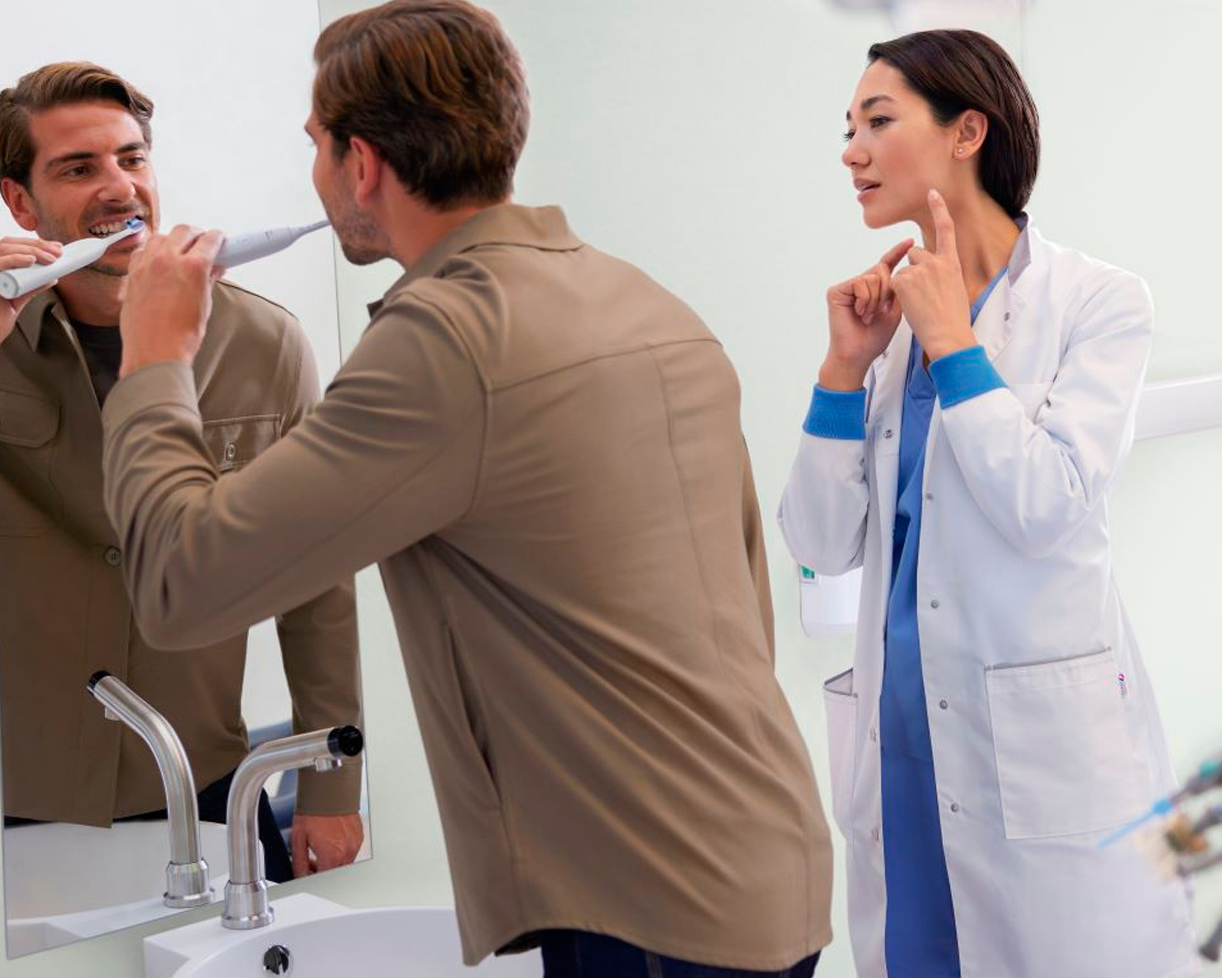 Assistantes dentaires en action, et si les bons mots suffisaient à transformer la routine d'hygiène ...