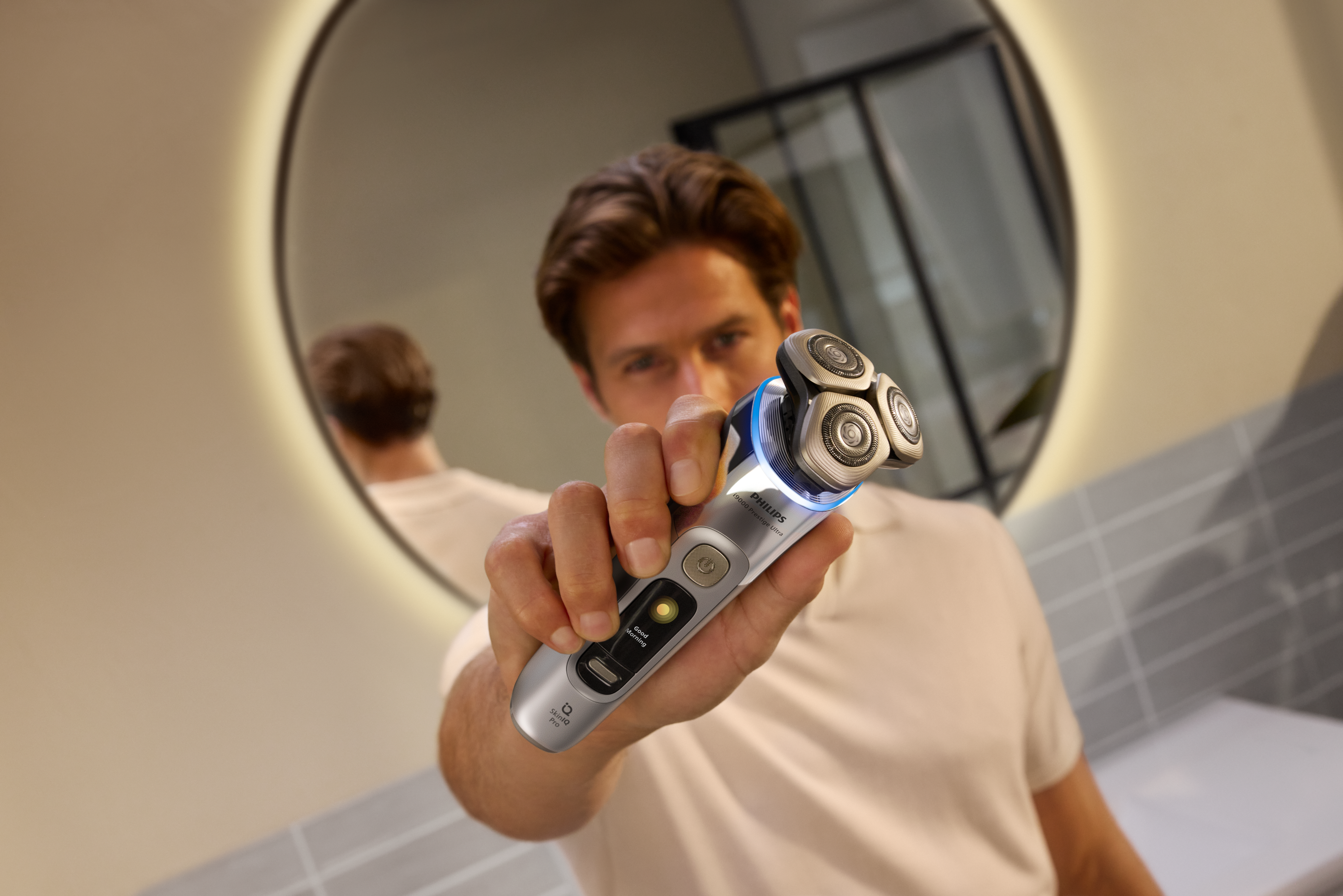 Тест-драйв електричних бритв від Philips