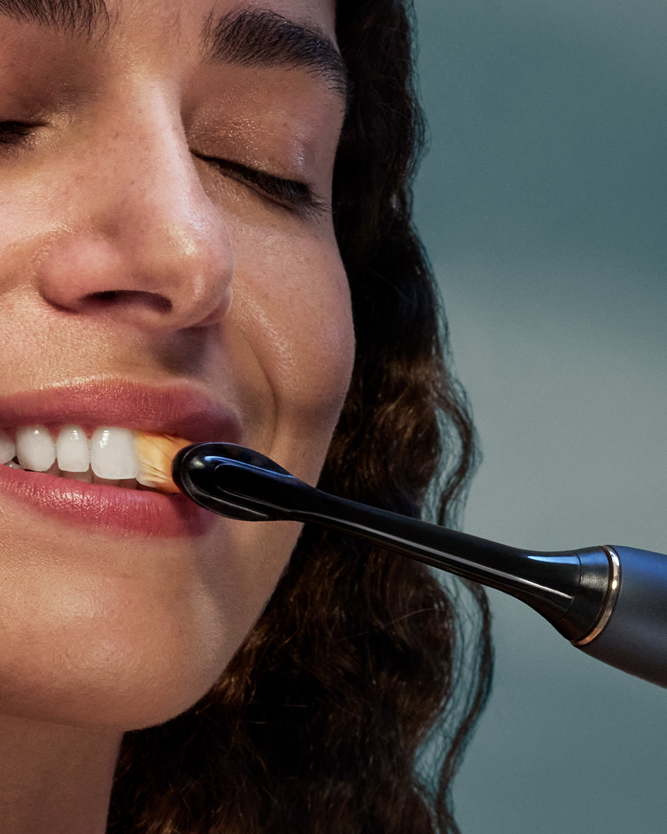 Detaliu al zonei chiuvetei cu estetică modernă