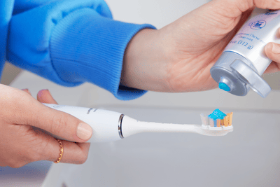 Szczoteczka do implantów zębów