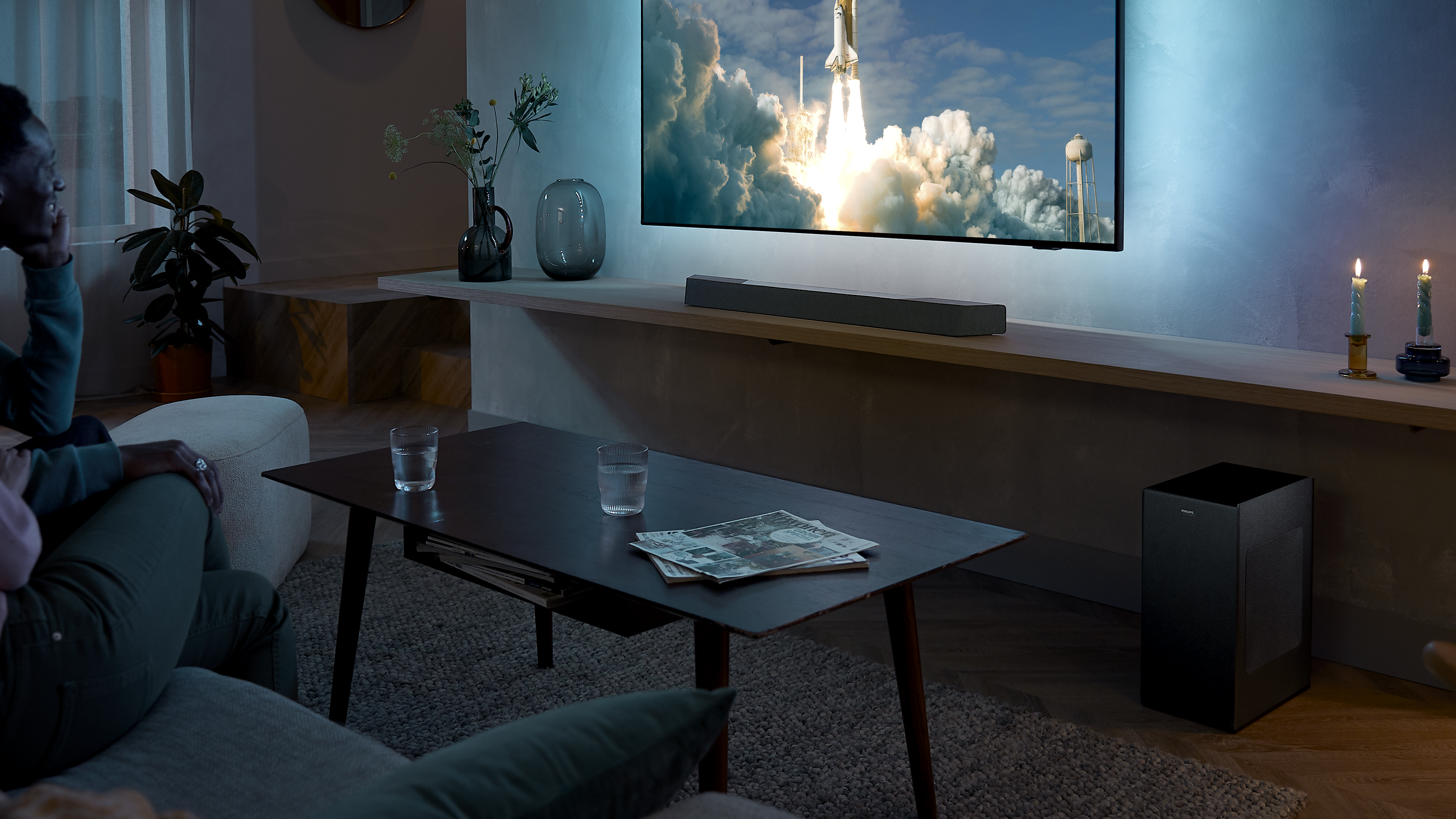Soundbaruri Philips cu televizoare OLED
