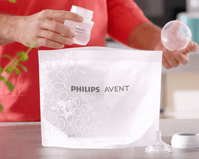 Primer plano de las bolsas esterilizadoras para microondas