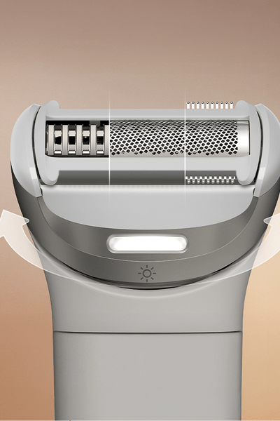 آلة حلاقة نسائية من Philips ذات نظام الشفرات الثلاثي اللطيف على البشرة.