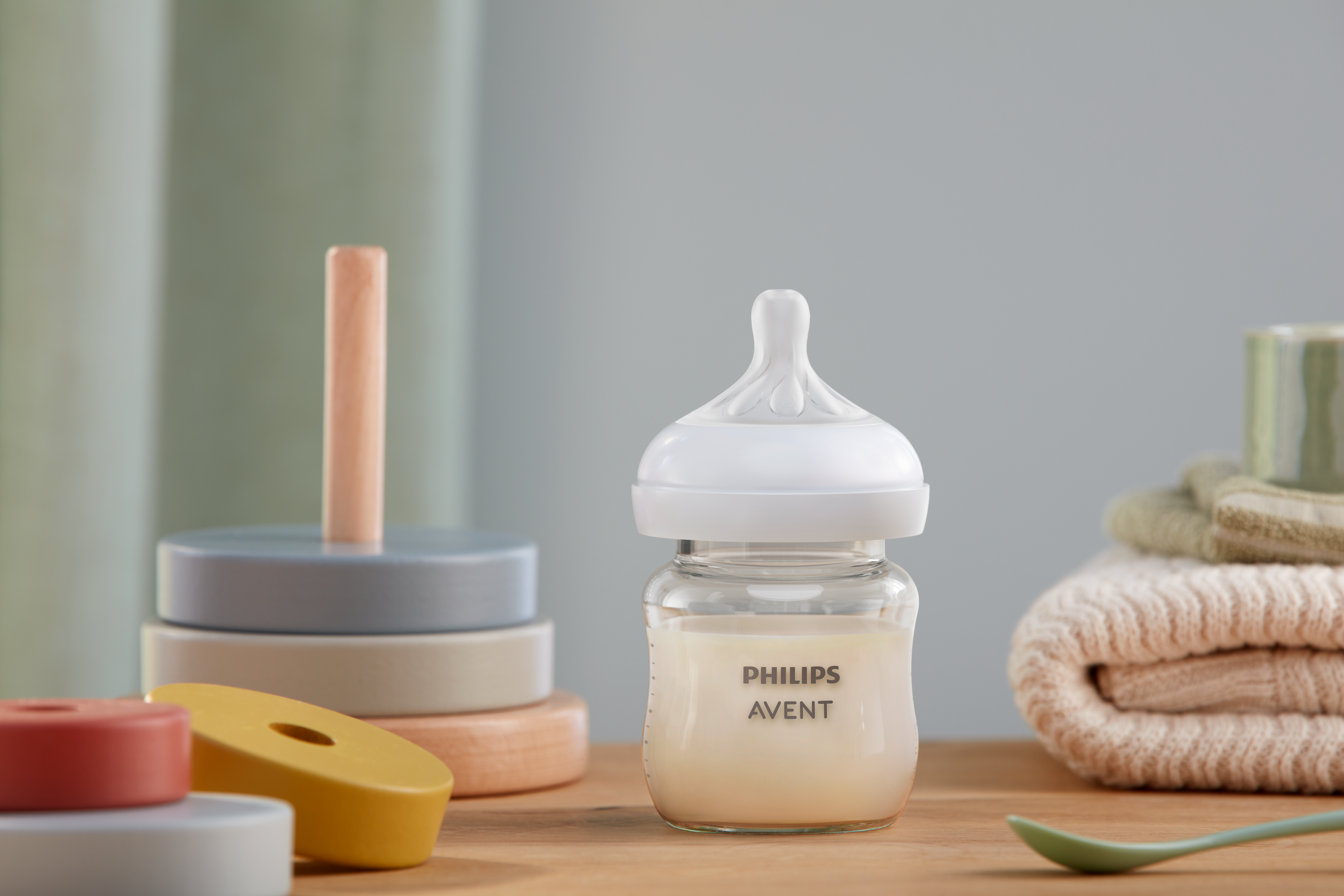 Philips Avent glass bottle with breast-shaped nipple