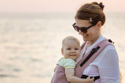 Vacanța cu bebe: cum te pregătești și ce e important să ai în bagaj