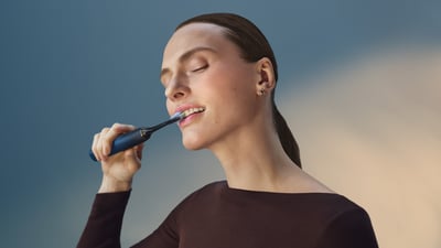 Cleaning tooth brace