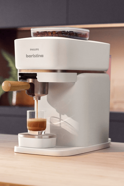 Mutfak tezgahında Philips Baristina.