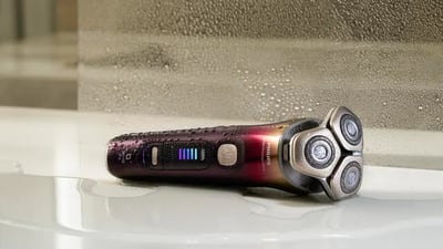 i9000 prestige ultra shaver in the shower