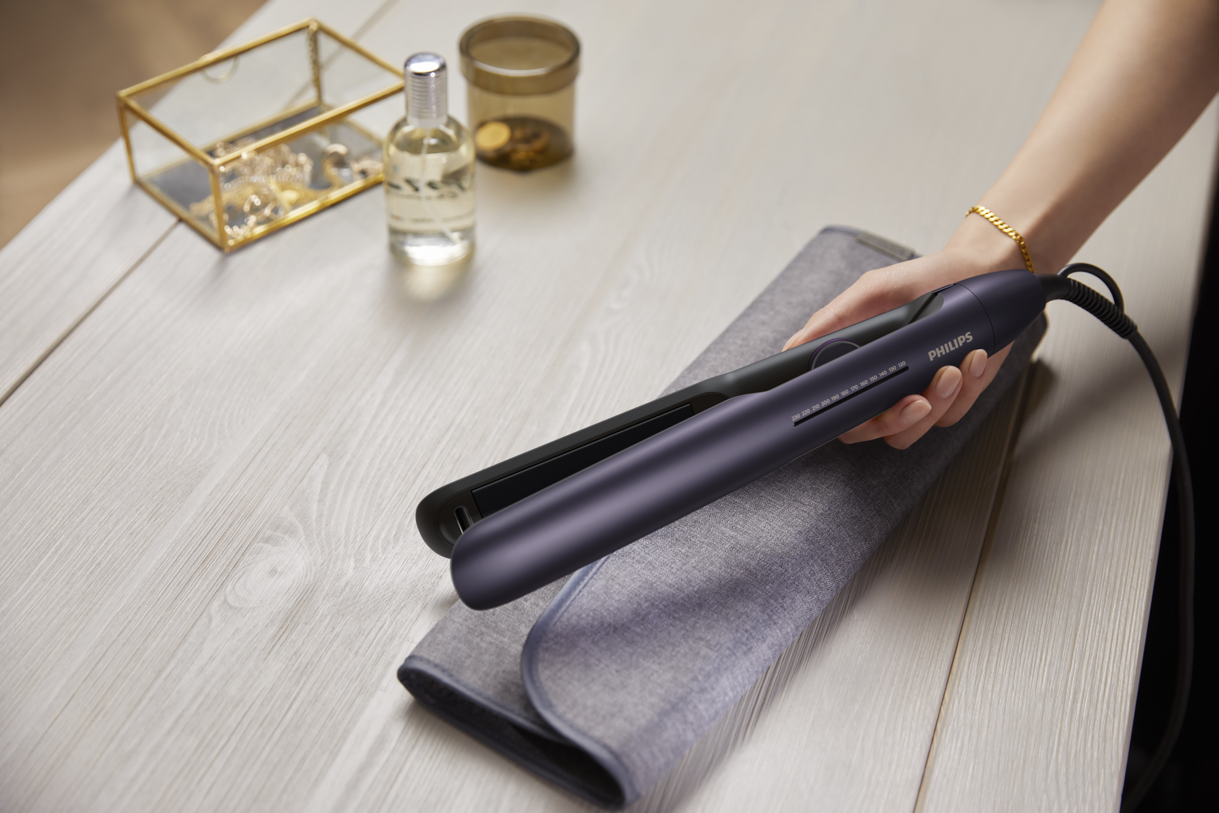 Îndreptător de păr pe covoraș rezistent la căldură (Rory)