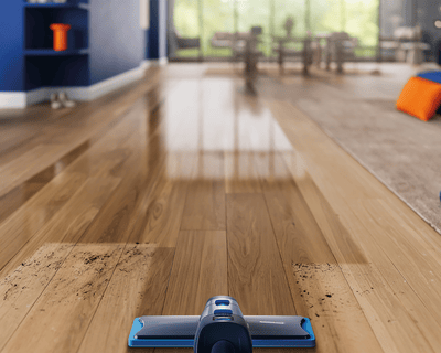 Zila slota tīra koka grīdu