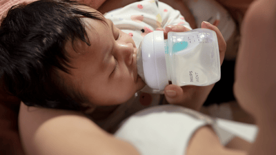 How to introduce your breastfed baby to a Natural Response nipple
