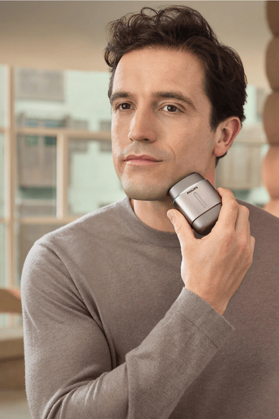 Skin-close shave. Anytime, anywhere