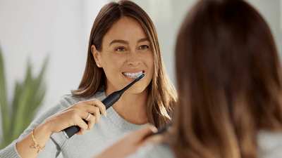 Makro záběr čerstvého, zdravého úsměvu