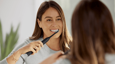 Prim-plan al unui zâmbet proaspăt și sănătos