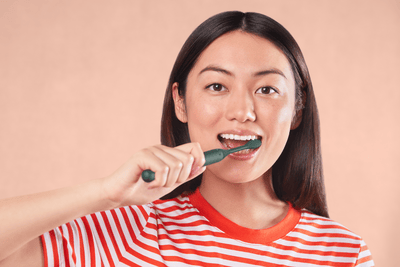 Manuālā vai elektriskā zobu birste