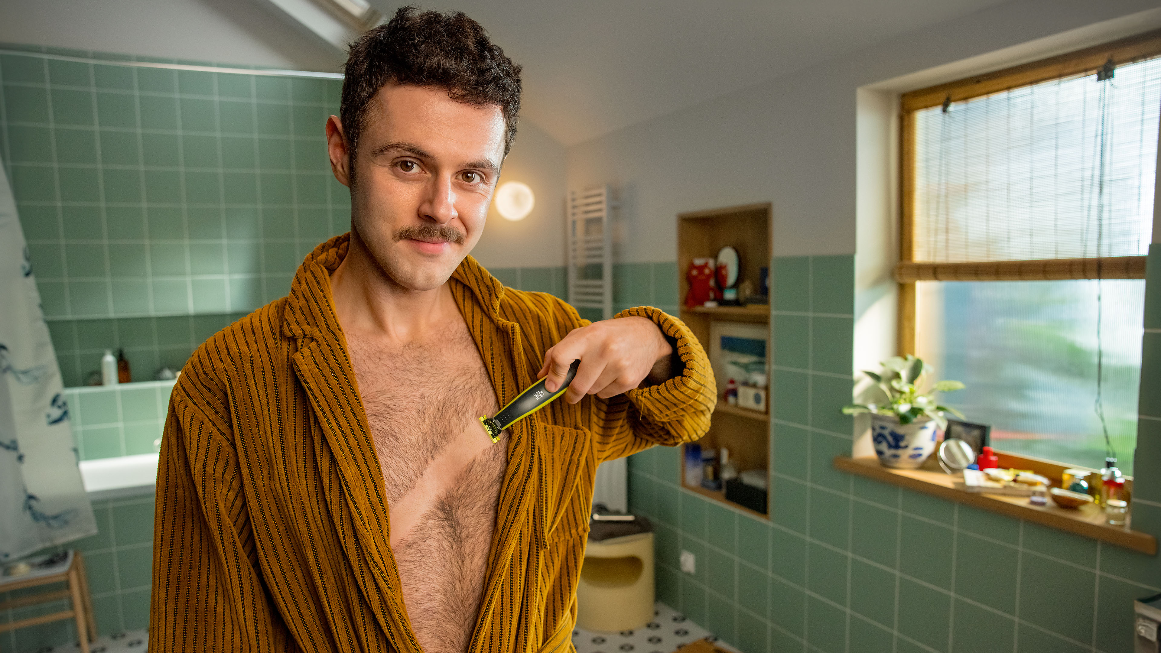 Hombres afeitándose el cuerpo 