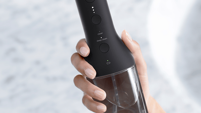 Prim-plan al mânerului unui dispozitiv interdentar