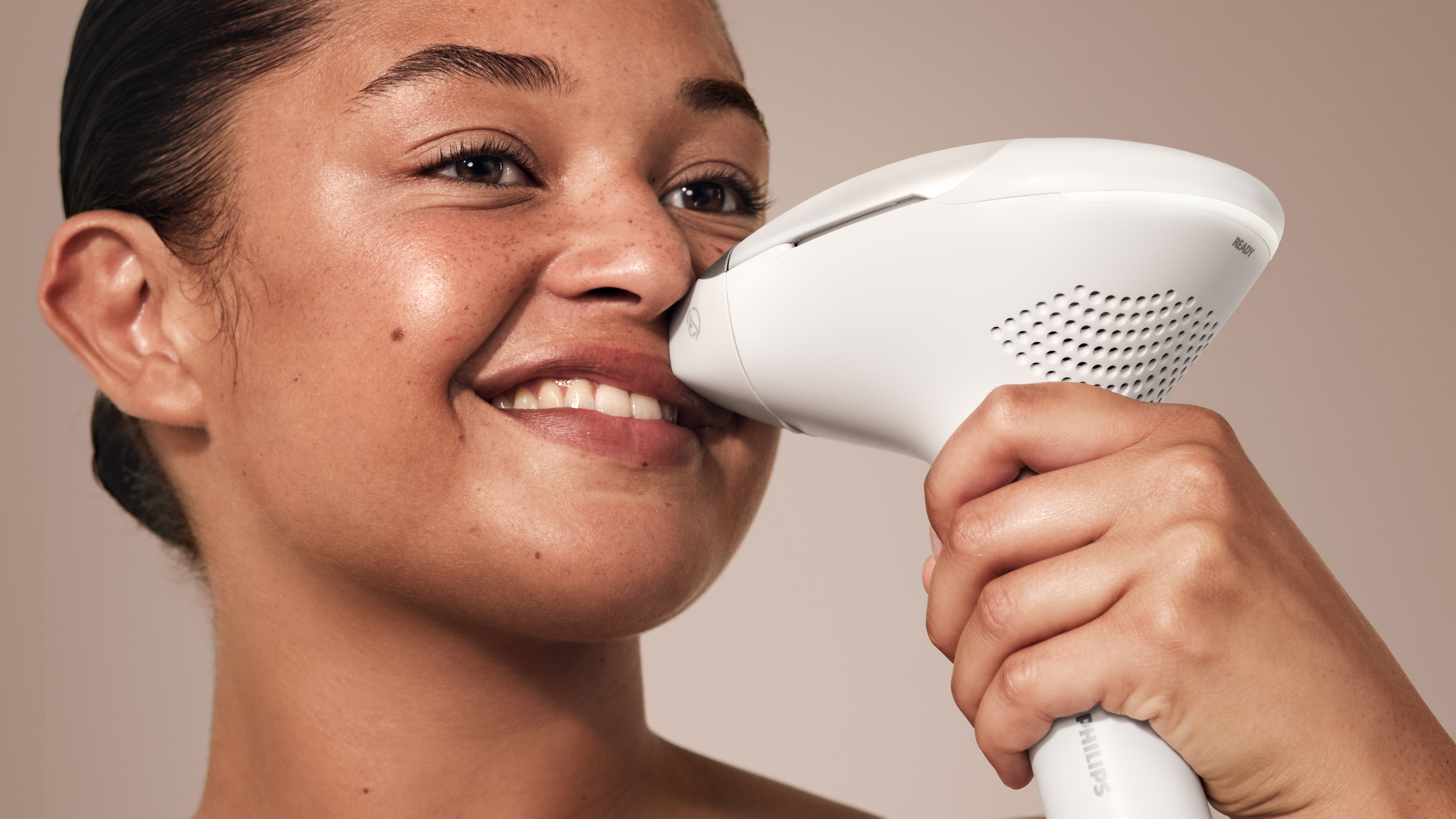 Poils au menton chez la femme : notre guide