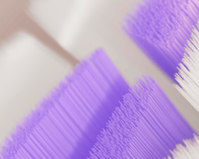 Close-up van de borstelharen van een Philips Sonicare Sensitive-opzetborstel