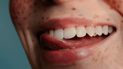 donne che sorridono