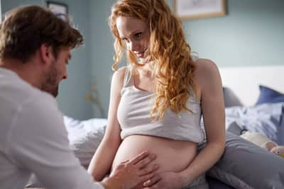 Pomysły na prezent dla przyszłej mamy – praktyczne i wyjątkowe inspiracje