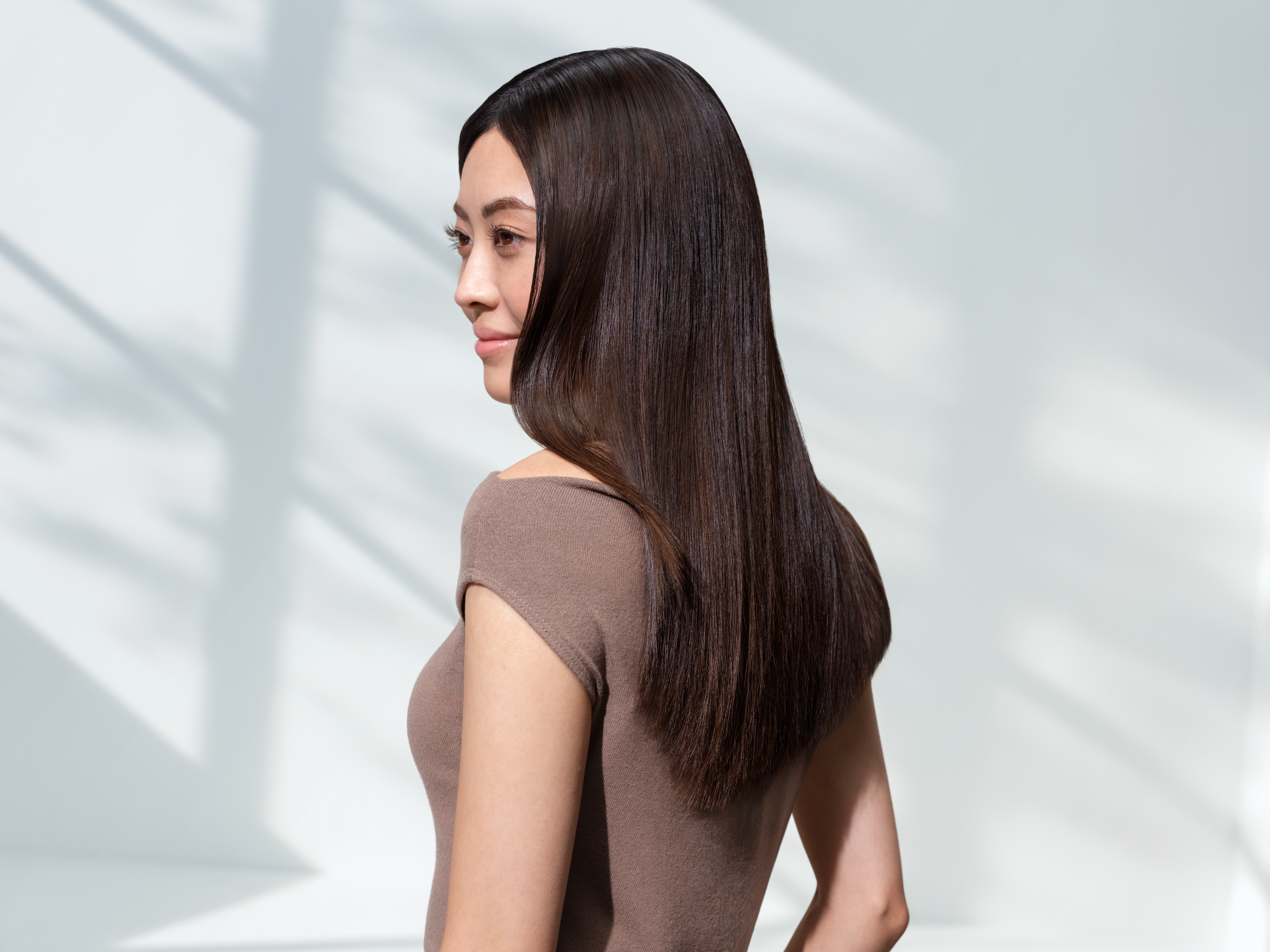 Stronger, smoother, shinier and more hydrated straight hair