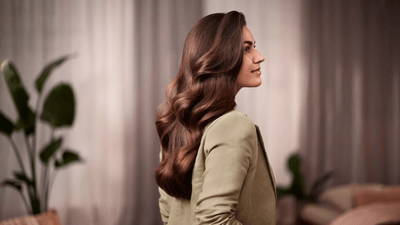 Cabello alisado con plancha, primer plano