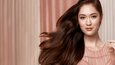 femei cu părul liber