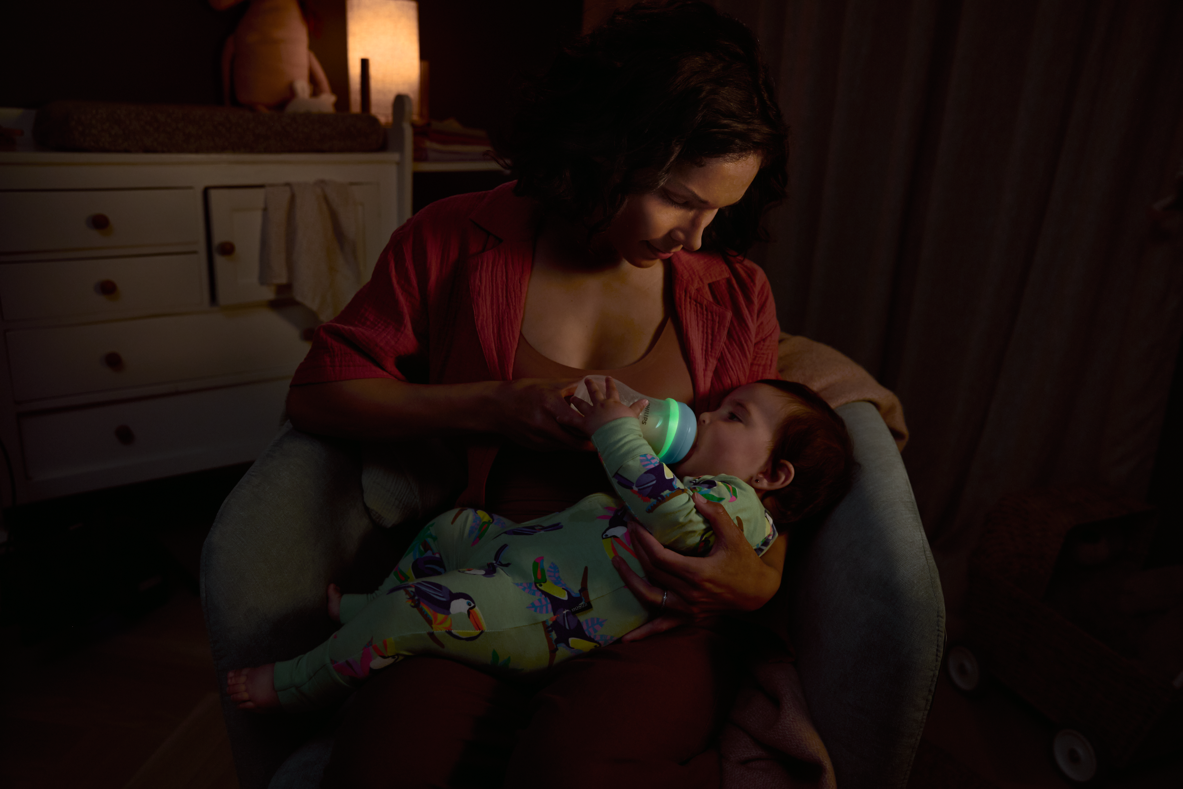 Fussy infant at night: Explanations and advice