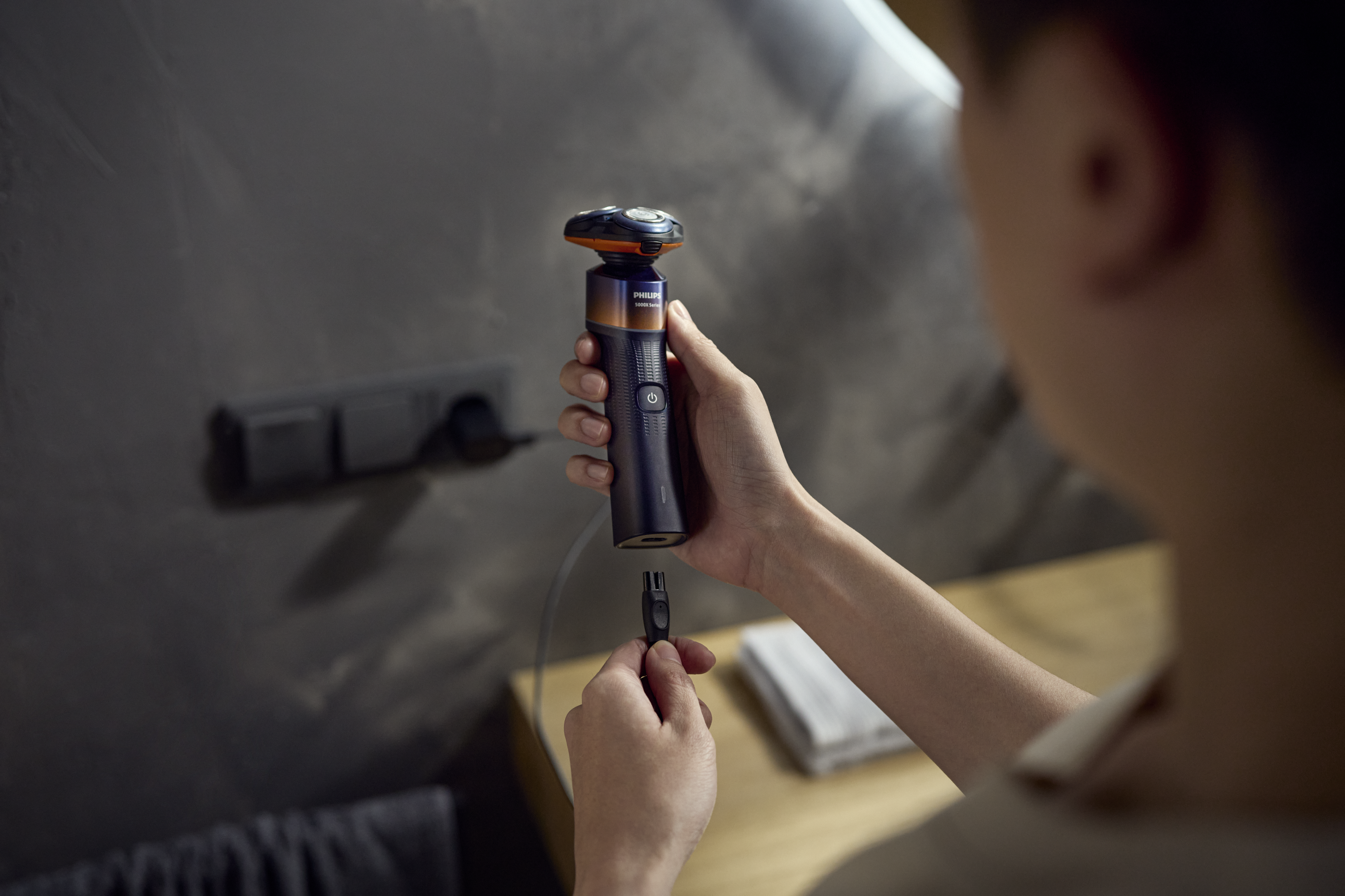 Primer plano de una vista desglosada de una afeitadora.