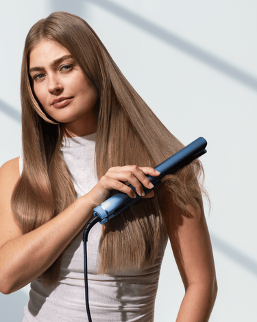 Philips Aqua Edition Straightener with compact design