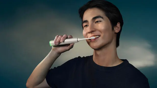How long does teeth whitening last?