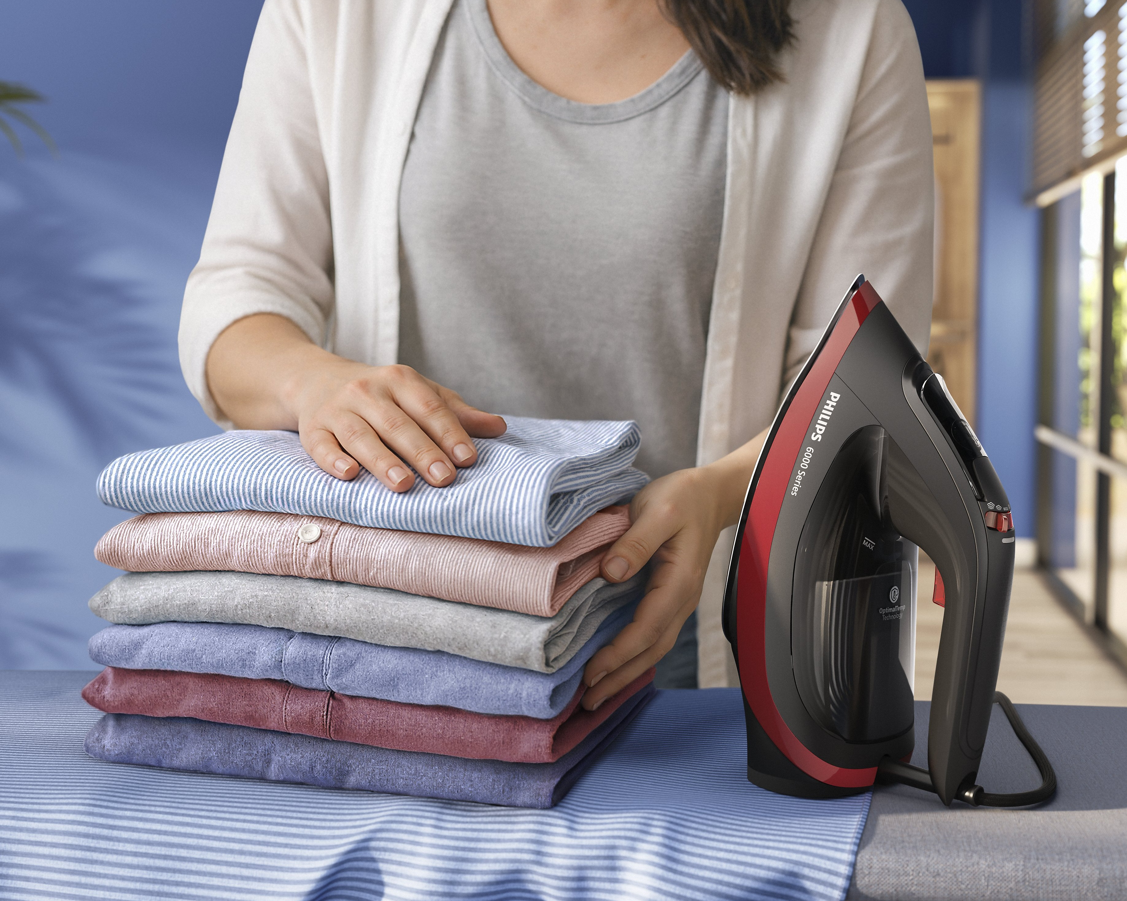 hromada vyžehlených košieľ