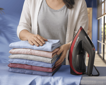 hromada vyžehlených košieľ