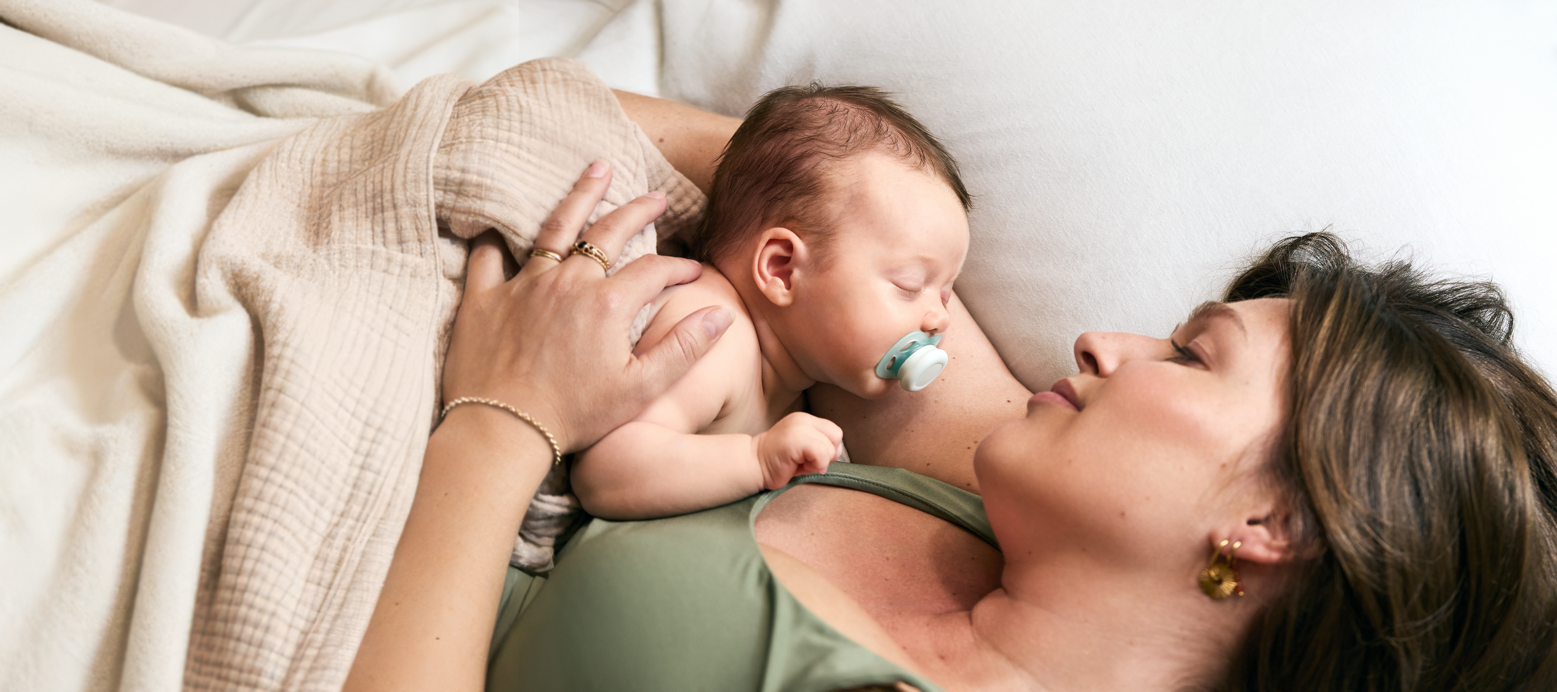 Пустышка для новорождённого – соски для младенцев