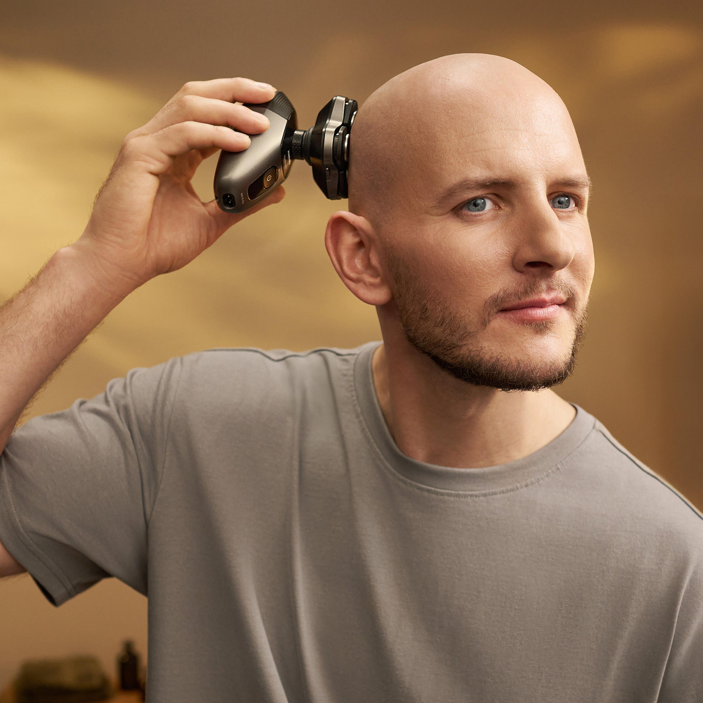 Bartek Kurek używający Philips Head Pro