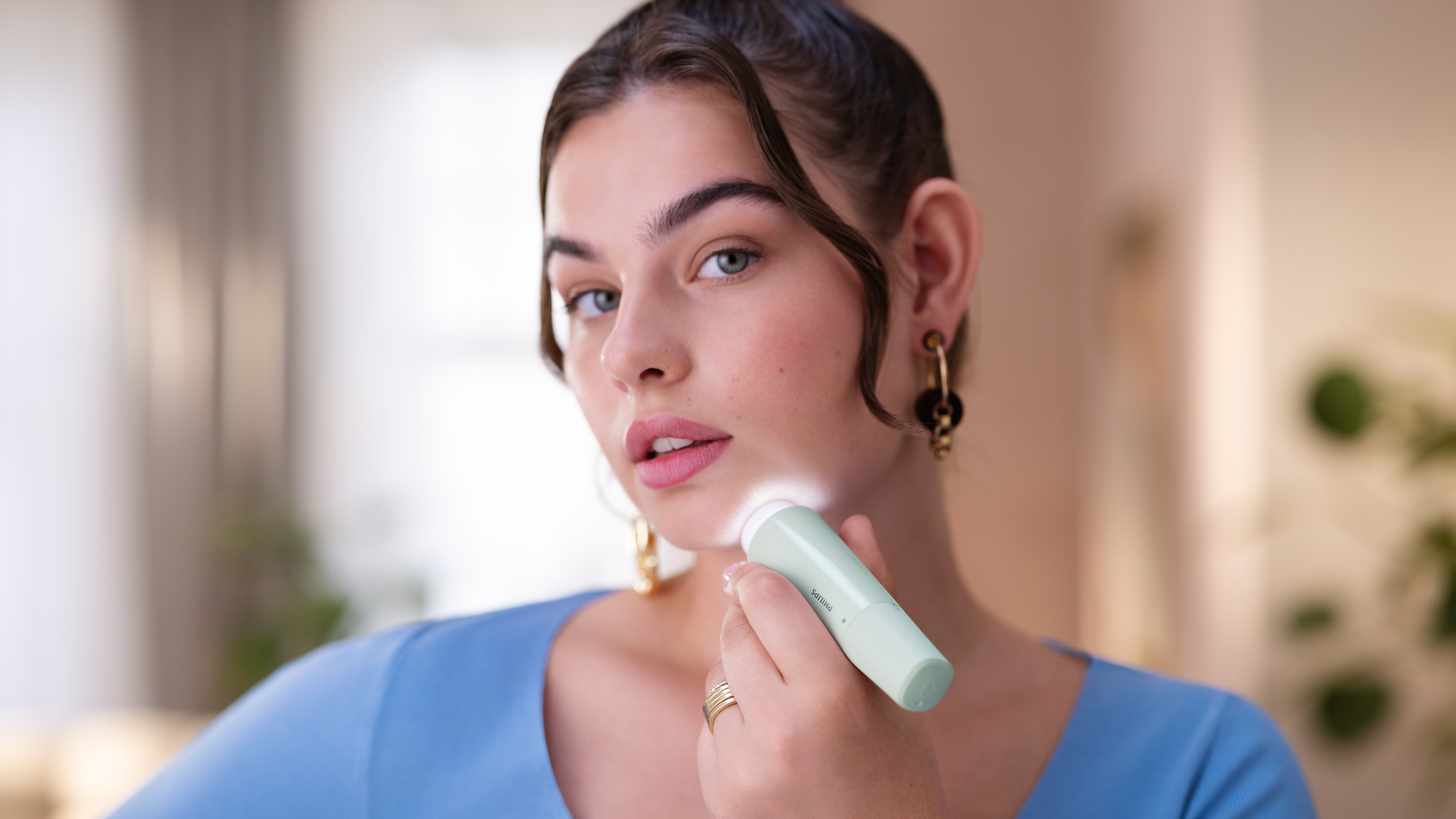 Пристрій для видалення волосся на обличчі